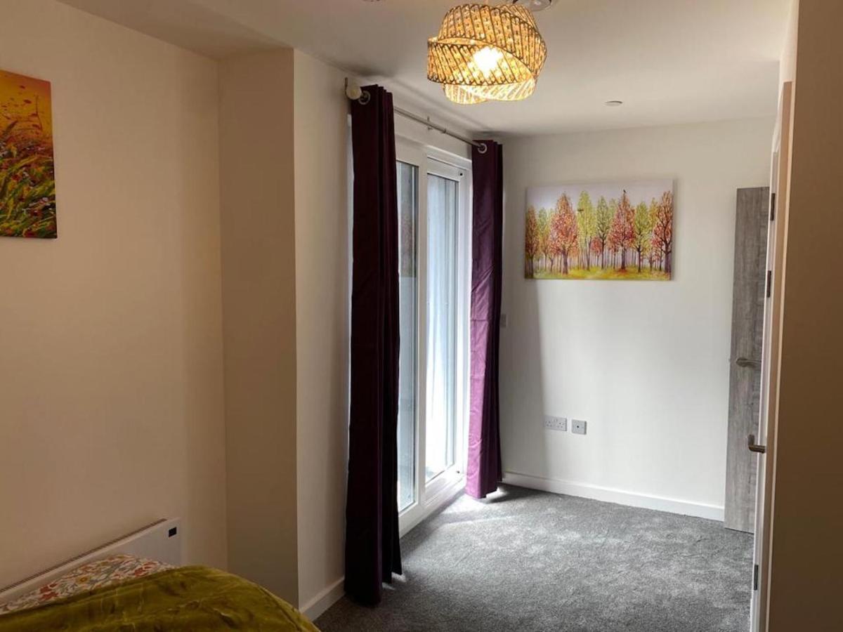Central Newly Built 2 Bed Duplex Penthouse With Free On-Site Gated Parking, Lift Access, Self Check-In, Super Fast Wifi, Two Cathedral View Terraces & Sleeps 6 Peterborough Exterior foto