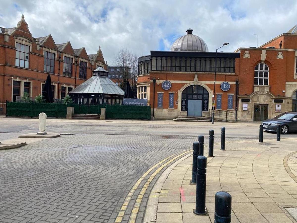 Central Newly Built 2 Bed Duplex Penthouse With Free On-Site Gated Parking, Lift Access, Self Check-In, Super Fast Wifi, Two Cathedral View Terraces & Sleeps 6 Peterborough Exterior foto